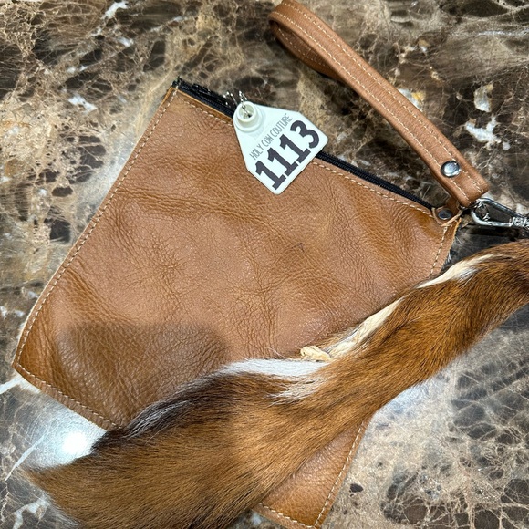 Axis wristlet - Picture 5 of 6